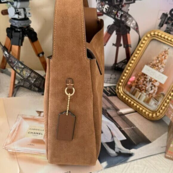 Coach suede crossbody - Picture 5 of 8